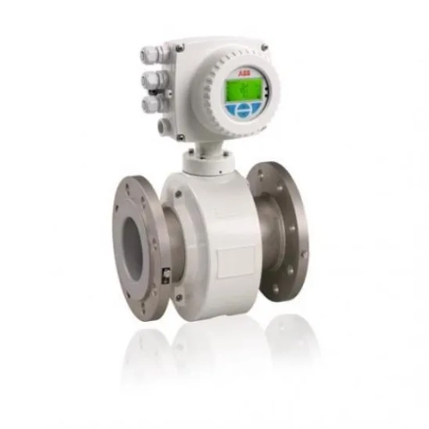 ABB ProcessMaster FEW630 electromagnetic flowmeter for water, sewage, sludge, with real-time diagnostics. (Character Count: 109)