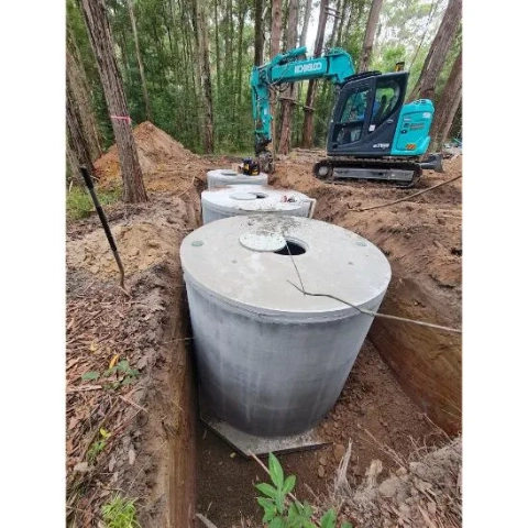 Absoloot Septic installs durable concrete and poly tanks for domestic and commercial applications.