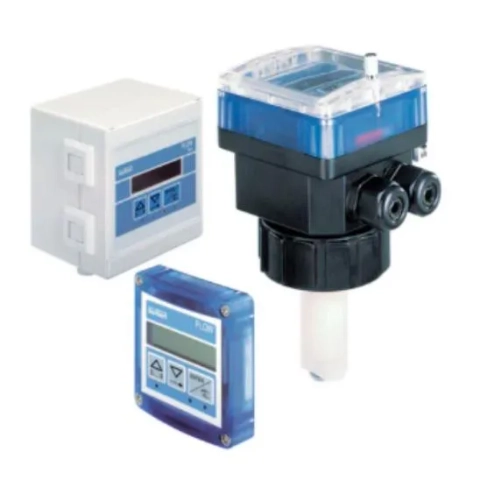 Insertion flow sensor Bürkert 8025: Options include AC, DC, or battery power, plus alarm relays for flow and chemical control. (Character Count: 110)