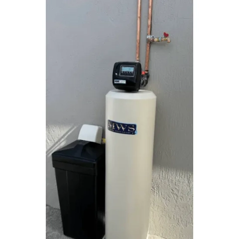 Miami Water Systems custom-built water softener featuring a Nelsen Corporation tank and control valve