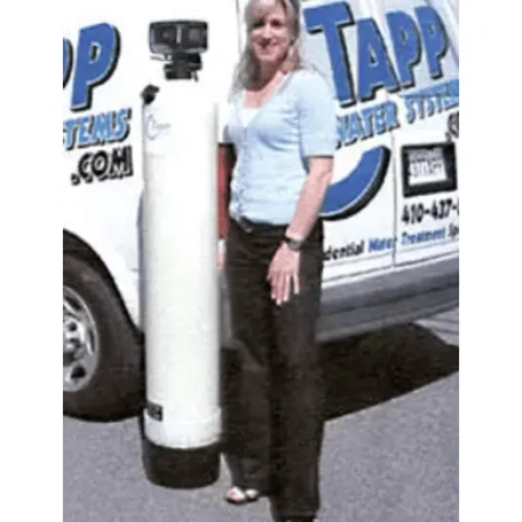 Intelligent automated water conditioning head calibrated to track household water usage patterns and execute precise, water-saving mineral regeneration loops for Tapp Water Systems