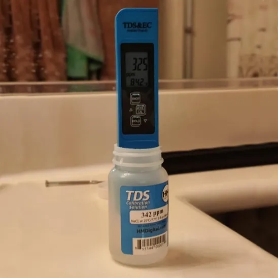 The VIVOSUN TDS meter could not be calibrated and the results were not accurate