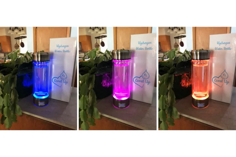 The color changing feature of the LevelUpWay hydrogen generator water was interesting for users. 